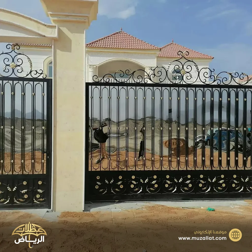 من أعمالنا تركيب باب خارجي لفلة