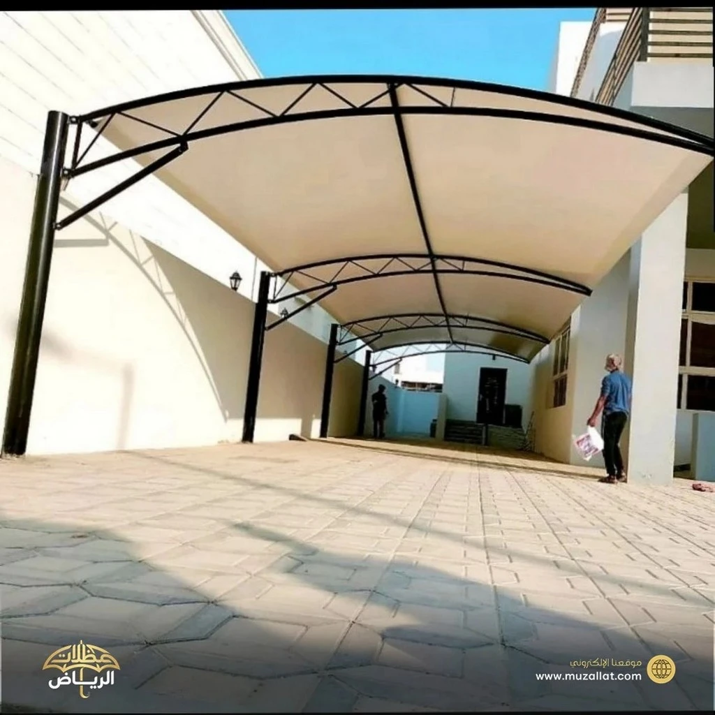 مظلات سيارات حديثة في الرياض